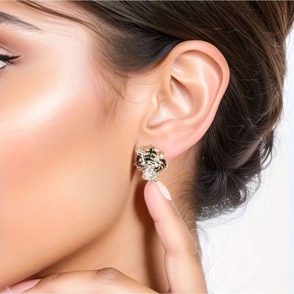 18K Gold Plated Lion Rhinestone Stud Earrings - Picture 5 of 7